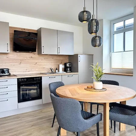 Hafenmeister Malte - Entspannt Wohnen Mit Balkon Und Hafenflair * Sassnitz